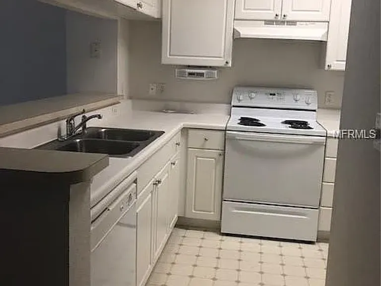 413 Arbor Lakes Cir — Photo 5