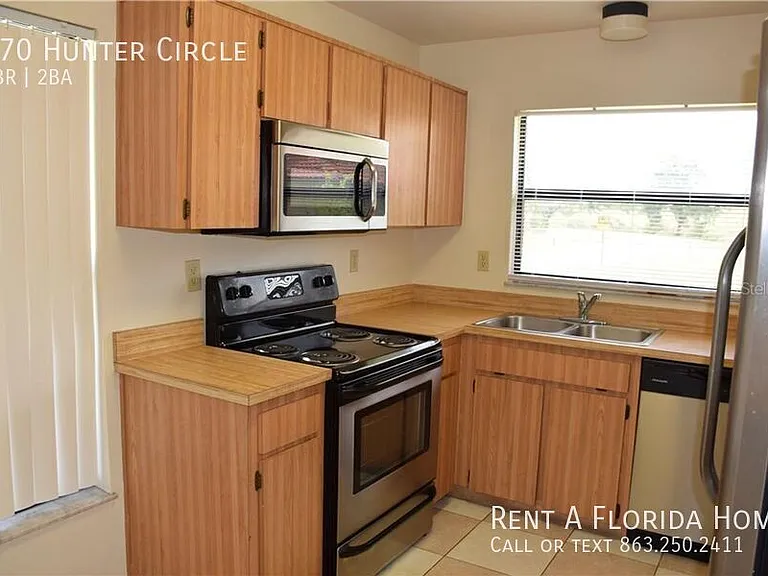 470 Hunter Cir — Photo 3