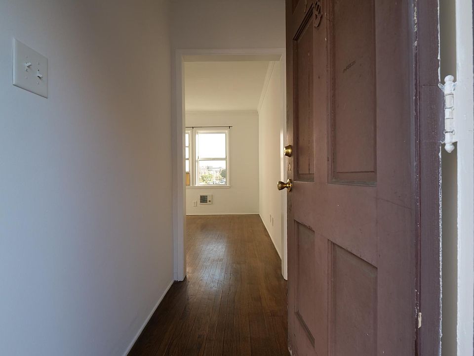 1st image of 1148 1/2 S Doheny Dr