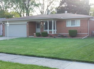 33520 Sebastian Lane Dr, Sterling Heights, MI 48312