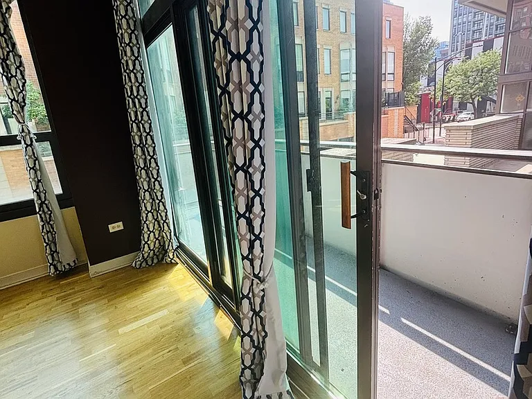 660 W Wayman St #204 — Photo 7