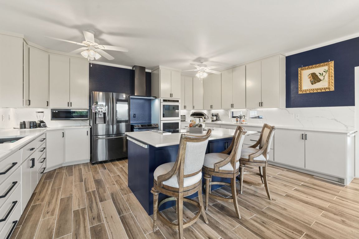 14-Kitchen_2
