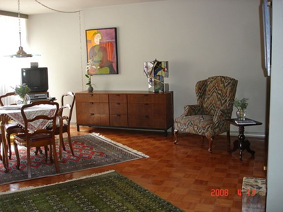 2nd image of 1516 Hinman Ave APT 305