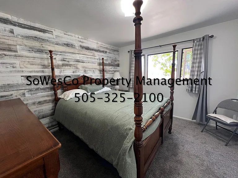 208 E 38th St — Photo 13