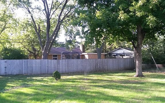 3rd image of 620 Iroquois Dr