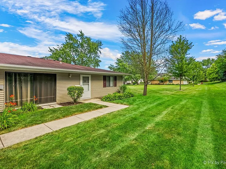 1435 Millbrook Ct — Photo 16