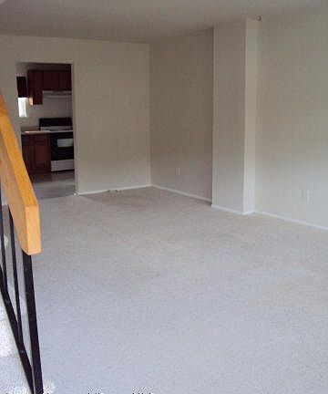 4th image of 68 Briar Mills Dr