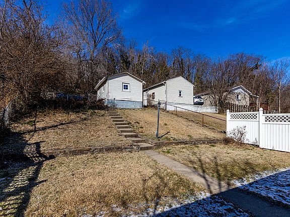 Backyard (Rear Parking)