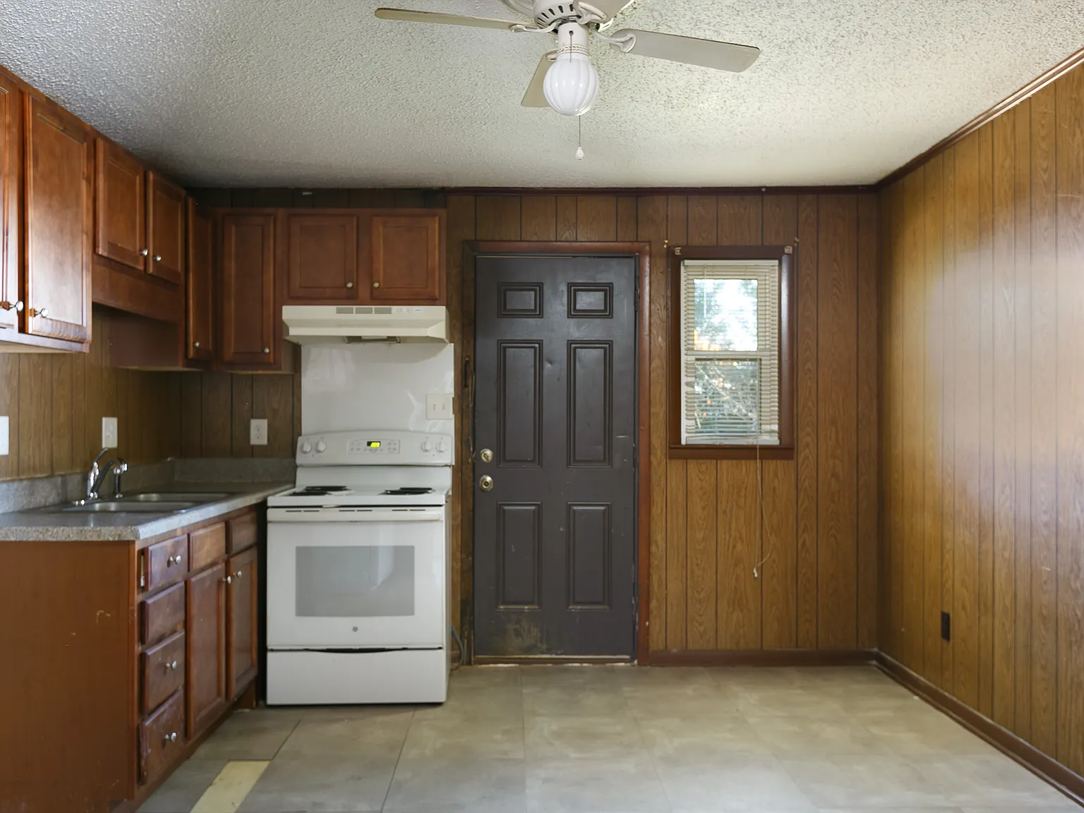 1049-B Rulnick Street - 1 — Photo 4