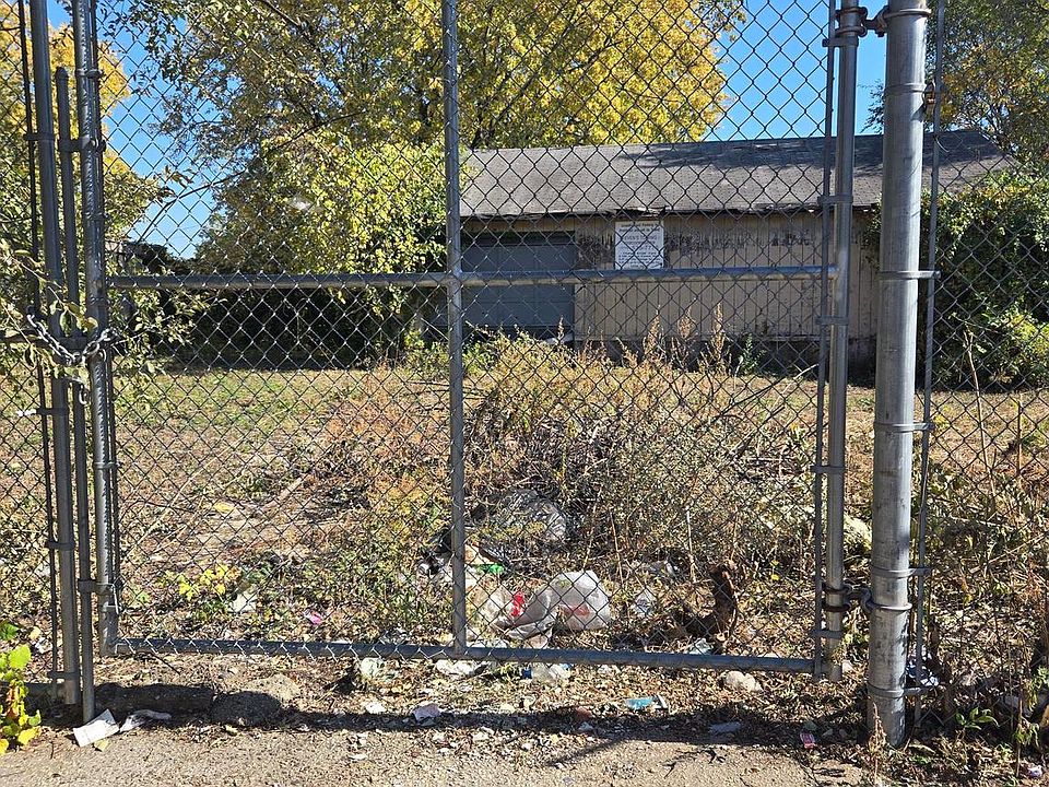 2nd image of 6105-6111 E Wister St