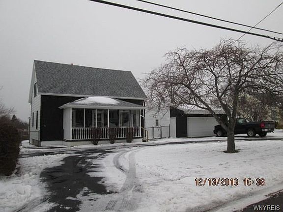 2nd image of 350 Lakeview Ave
