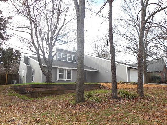 3rd image of 2460 N East Oaks Dr