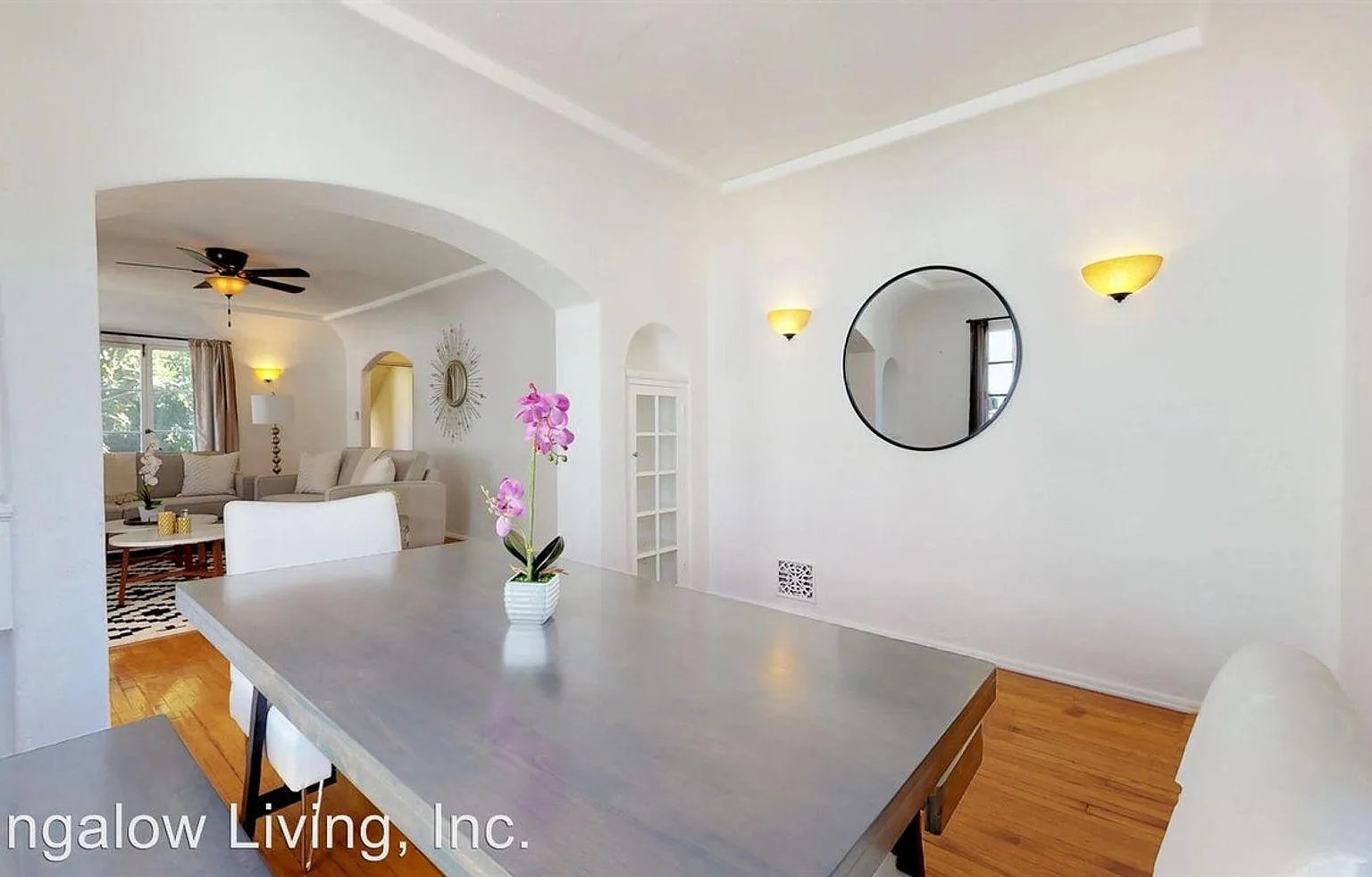 135 N Gale Dr — Photo 2