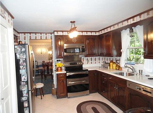 5th image of 10078 Bristol Ct