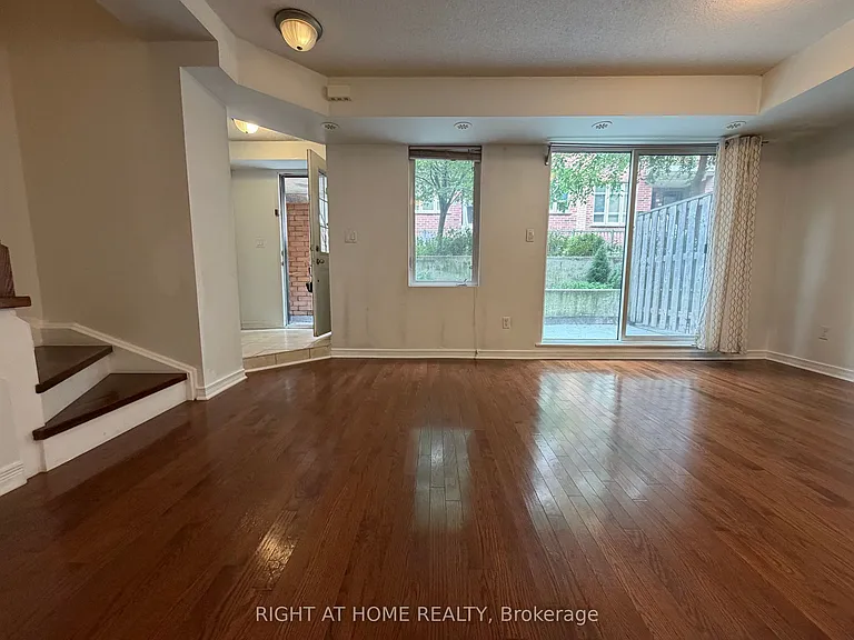 11 Ruttan St #126 — Photo 6