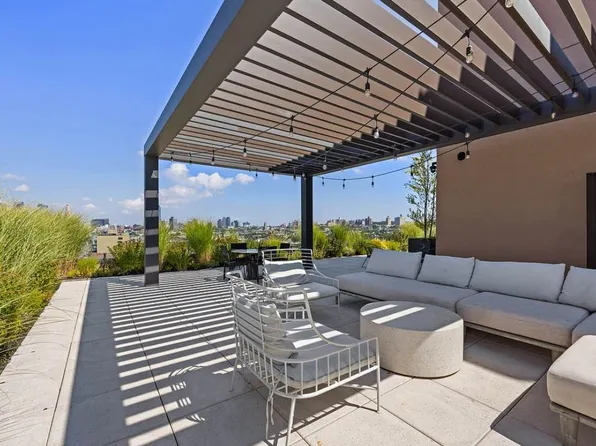 262 9th Street image 17 of 35