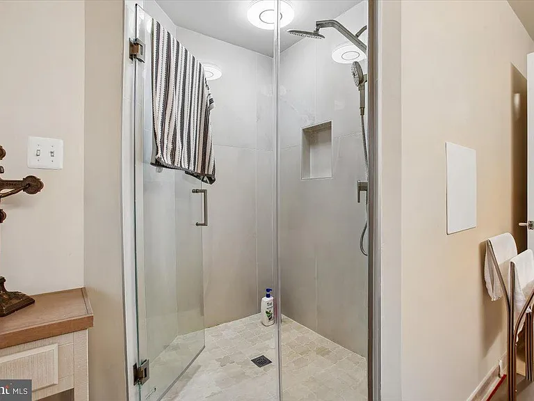 1309 McLean Crest Ct — Photo 31