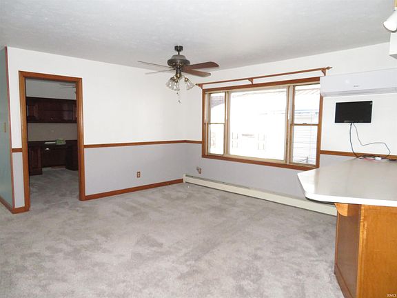 5th image of 211 W Section St