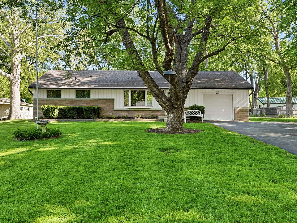 1st image of 2844 Canterbury Ln