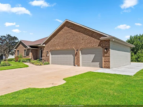 2562 Rebecca Ann Dr, New Franken, WI 54229