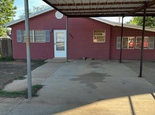 707 Hickory St, Idalou, TX 79329