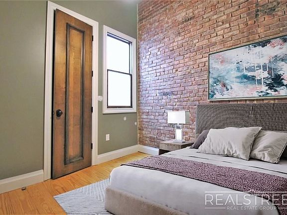 3rd image of 129 Putnam Ave