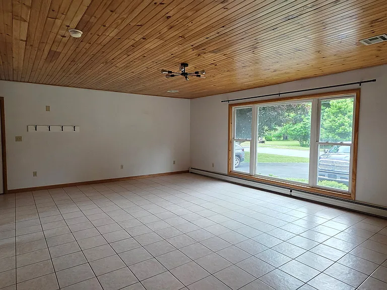 151 Huston Ave — Photo 11