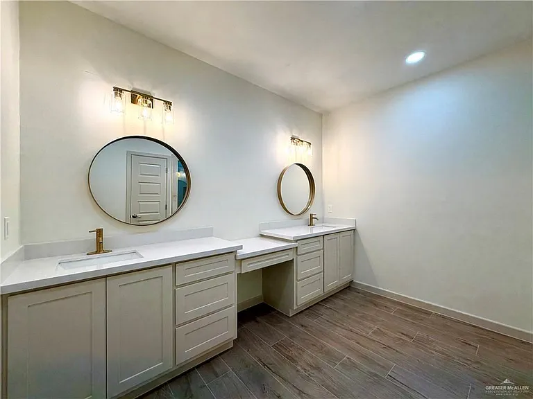 905 La Laguna Rd — Photo 14