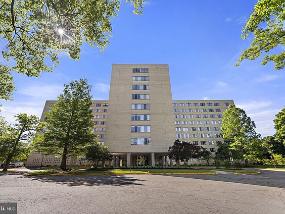 3rd image of 6641 Wakefield Dr APT 302