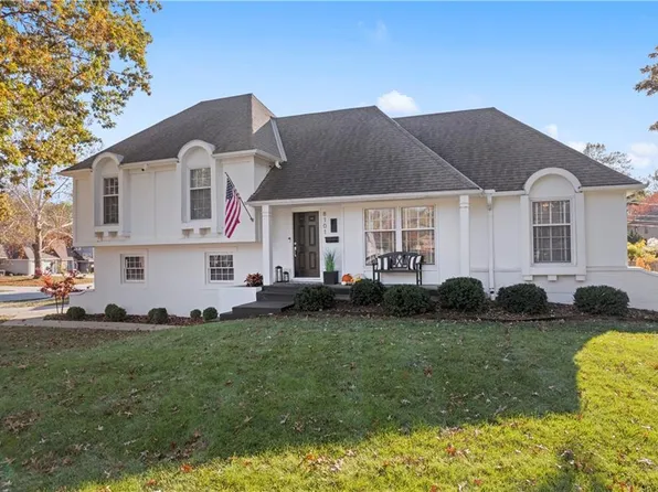 8101 W 97th St, Overland Park, KS 66212