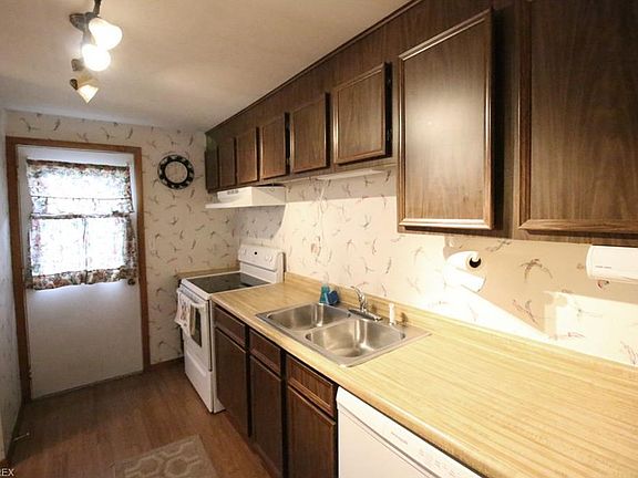 5th image of 2689 Wexford Blvd