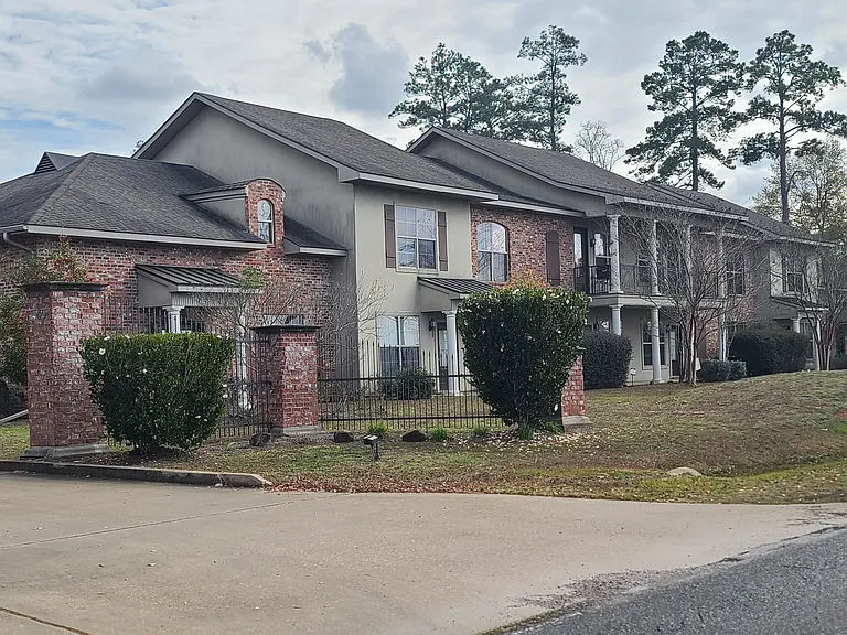 3202 Military Hwy #B — Photo 1