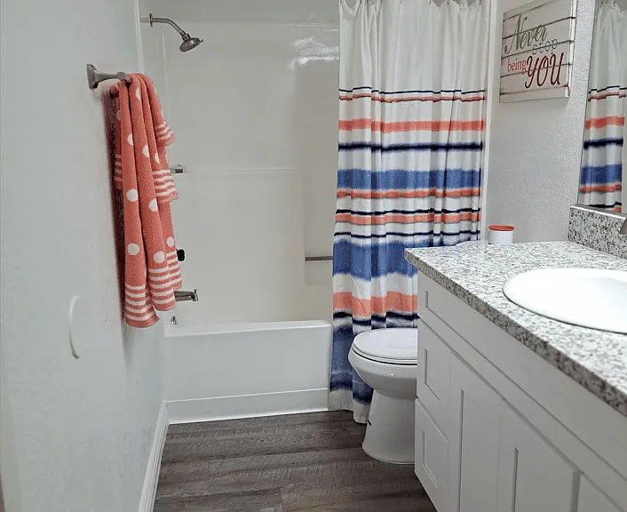 Raintree Apartments — Photo 11