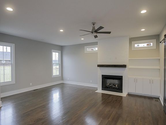 4th image of 929 30th Ave N