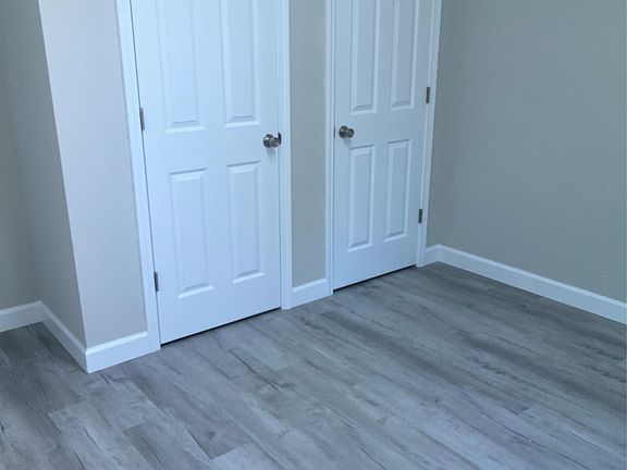 5th image of 581 Sutton Spring Rd