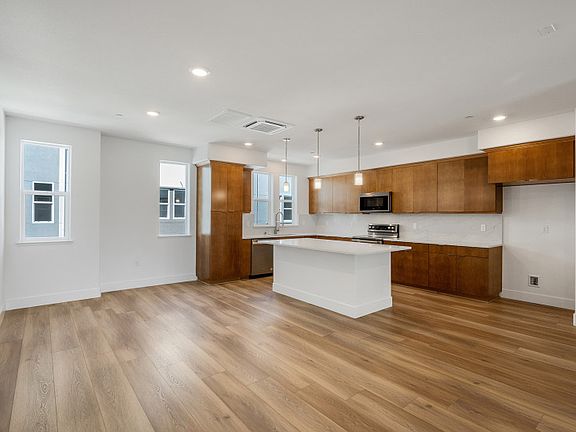 Kitchen and cafe area