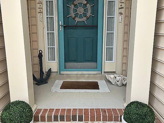 3rd image of 33742 Reservoir Dr