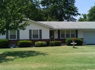 5830 N Tracy Ave, Kansas City, MO 64118