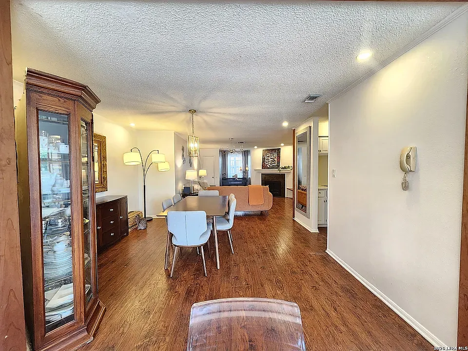 3 bed, 1610 sqft, $850 — Photo 4