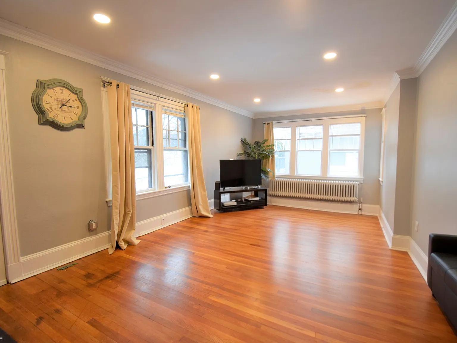 4 bed, 1700 sqft, $7,600 — Photo 3