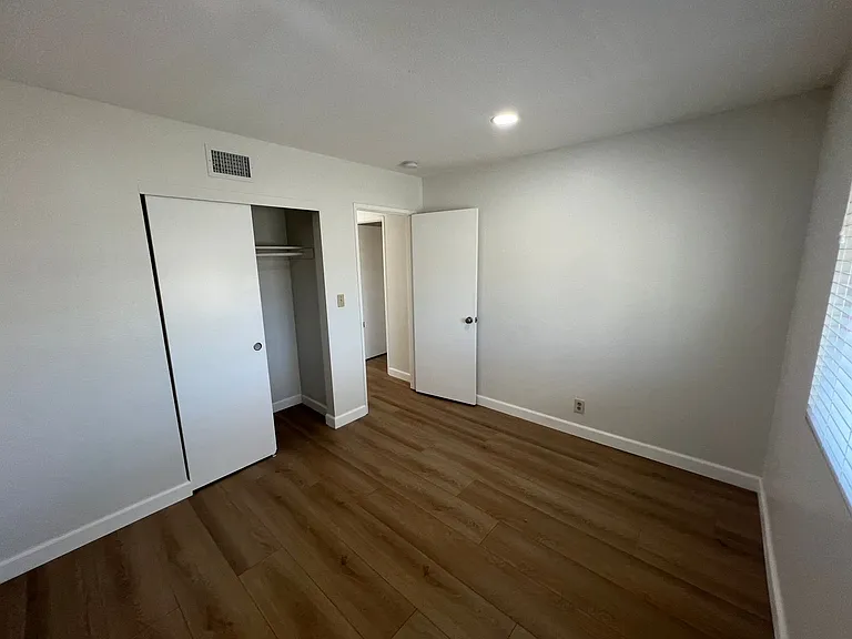 19806 Strathern St — Photo 20