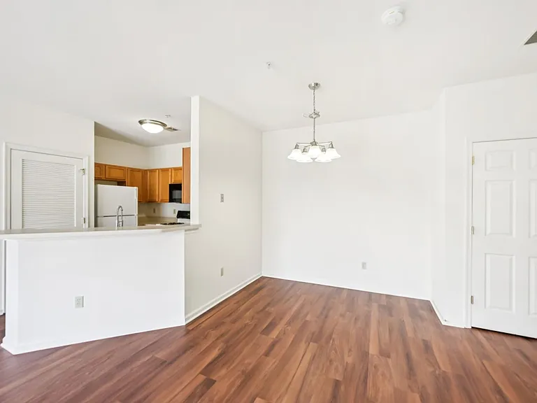 Spring Creek Apartments — Photo 88