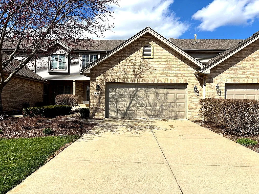 14571 Albany Ave photo 1