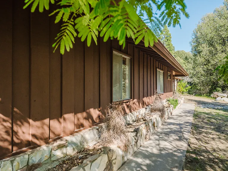39218 Oak Glen Rd — Photo 2