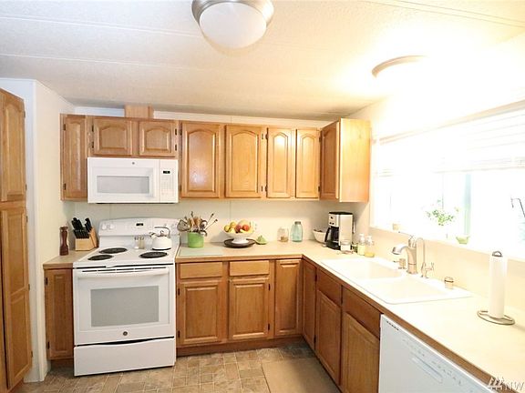 3rd image of 16300 State Highway 305 NE Unit 62