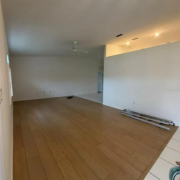 2 Lamar Ln — Photo 2