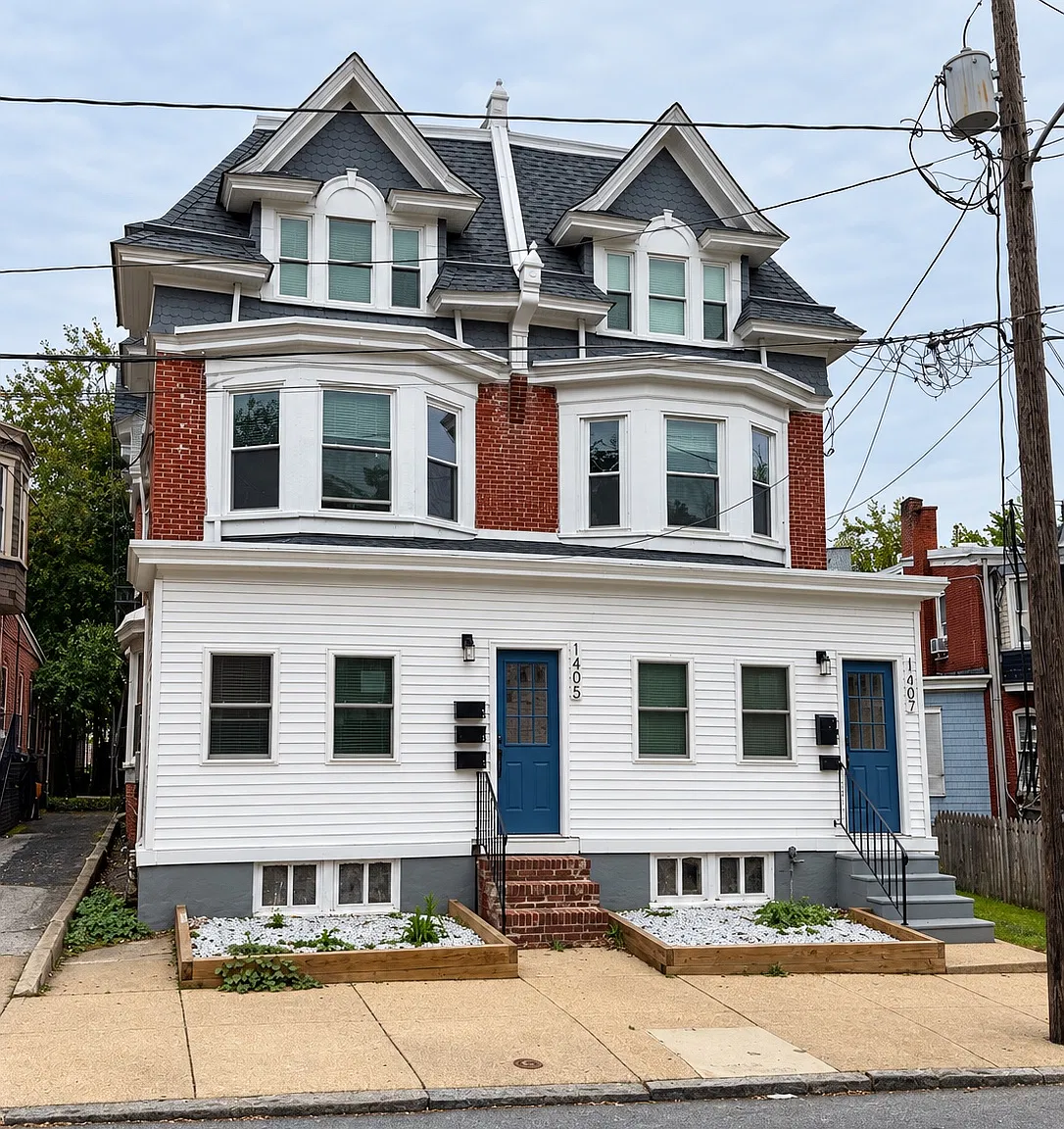 2 bed, 800 sqft, $1,825 — Photo 1