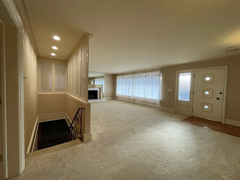 1124 Birch Ln — Photo 3