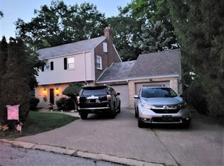 4344 Colonial Park Dr, Pittsburgh, PA 15227
