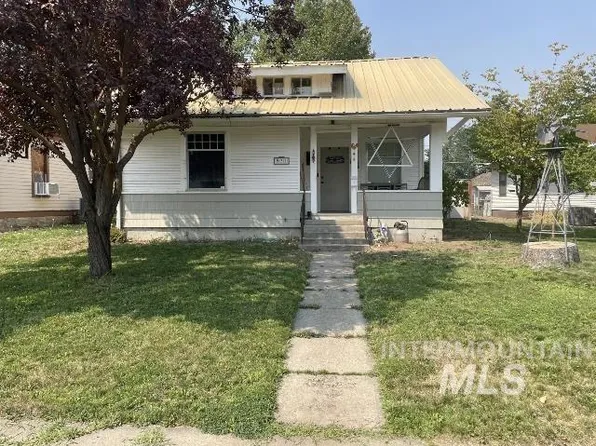 931 W 3rd St, Weiser, ID 83672